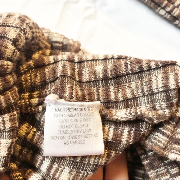 🤎 Love By Design Slim-Fit Brown Stretch Sweater | Size Medium🤎 - Picture 3 of 7